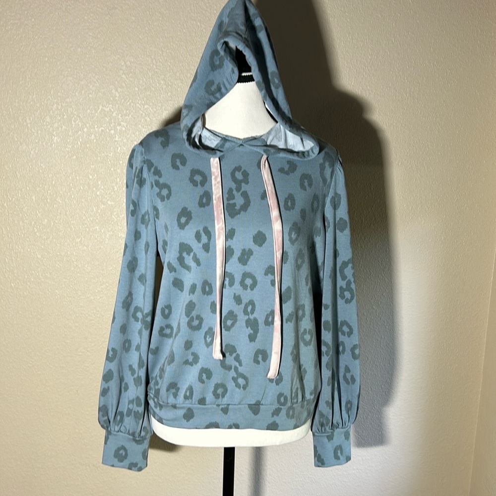Como Vintage Women's Hooded Sweatshirt Size Small